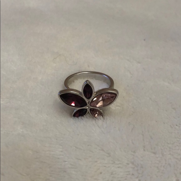 Ring - Picture 1 of 6